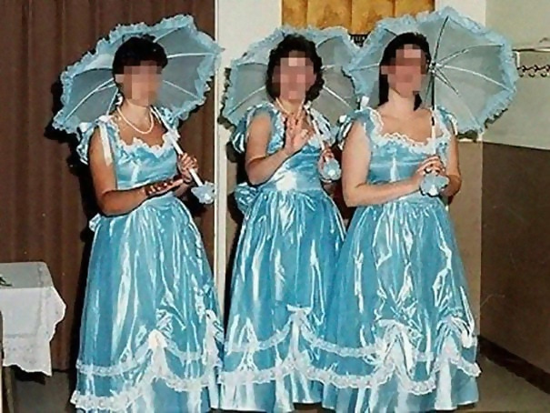 http://d1grj1r615atwi.cloudfront.net/wp-content/uploads/2018/09/27125006/old-fashioned-funny-bridesmaids-dresses-5-5ae2f6b6a360c__605.jpg